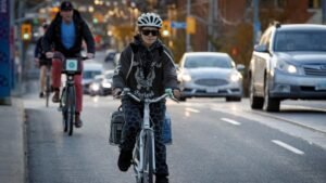 Ontario overweegt aanleg van nieuwe fietspaden waar de rijstroken voor auto’s zouden worden ingekort