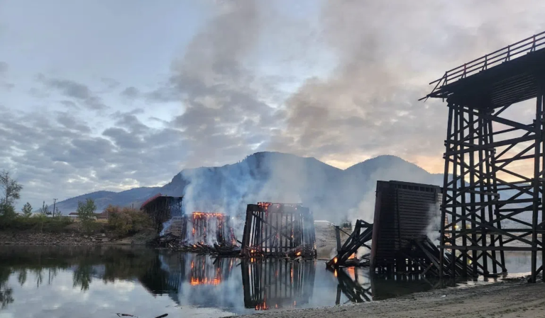 Brand op Red Bridge door Kamloops RCMP aangemerkt als criminele daad | Radio NL